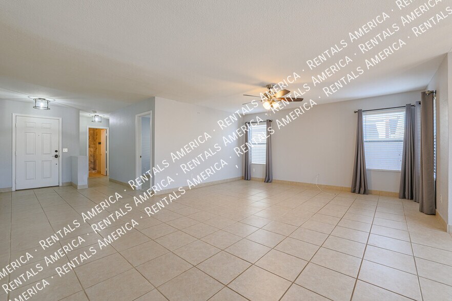 Building Photo - 1324 S Mosley Ct