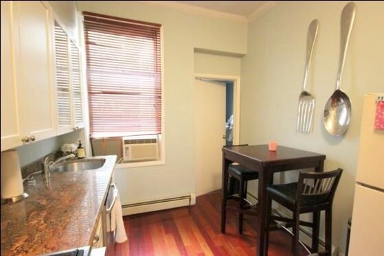 Building Photo - 530 Garden St