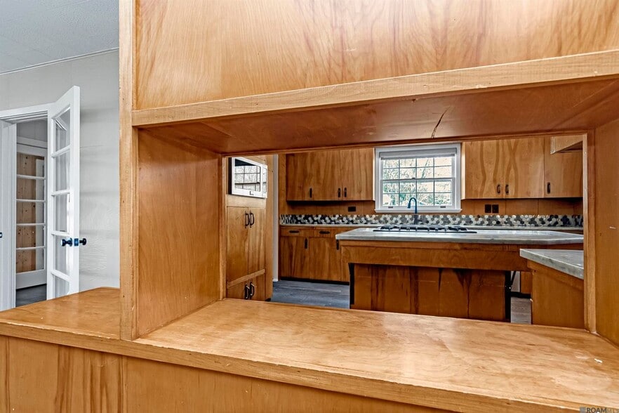 Building Photo - 222 E Sanders St