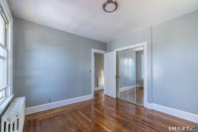 Building Photo - 430 Blohm St
