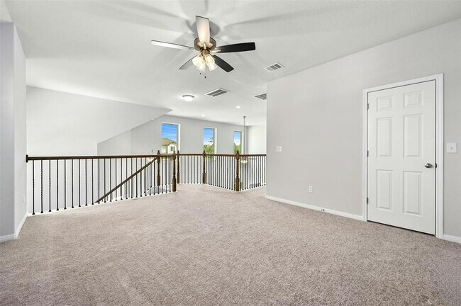 Building Photo - 105 Munk Ln