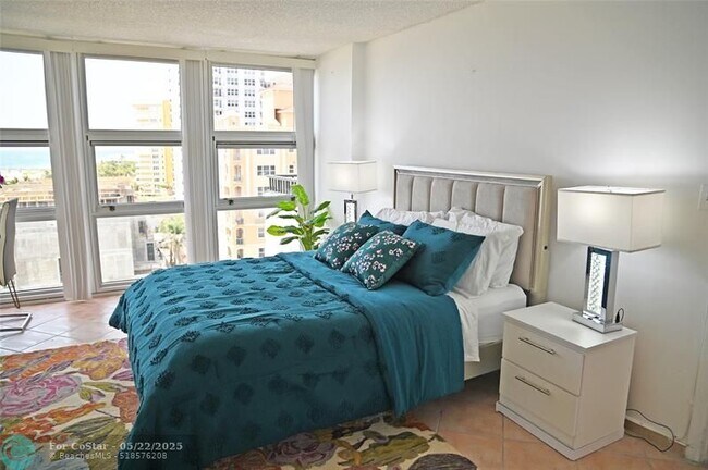Building Photo - 525 N Ocean Blvd