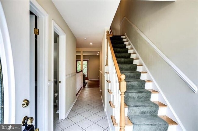 Building Photo - 10305 Crimson Tree Ct