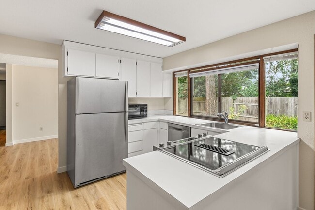 Building Photo - Must See! 3 bed/2 bath home with amazing private backyard - Double Garage/Community Pool