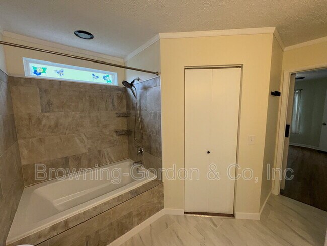 Building Photo - 4256 Chesney Glen Dr