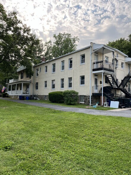 Building Photo - 4101 Roland Ave