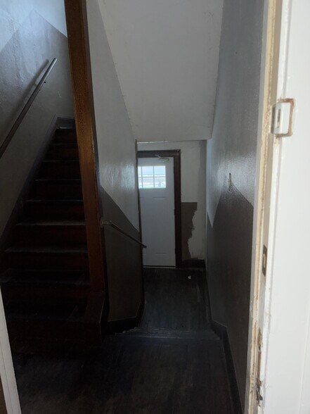 Building Photo - 3233 Chicago Ave