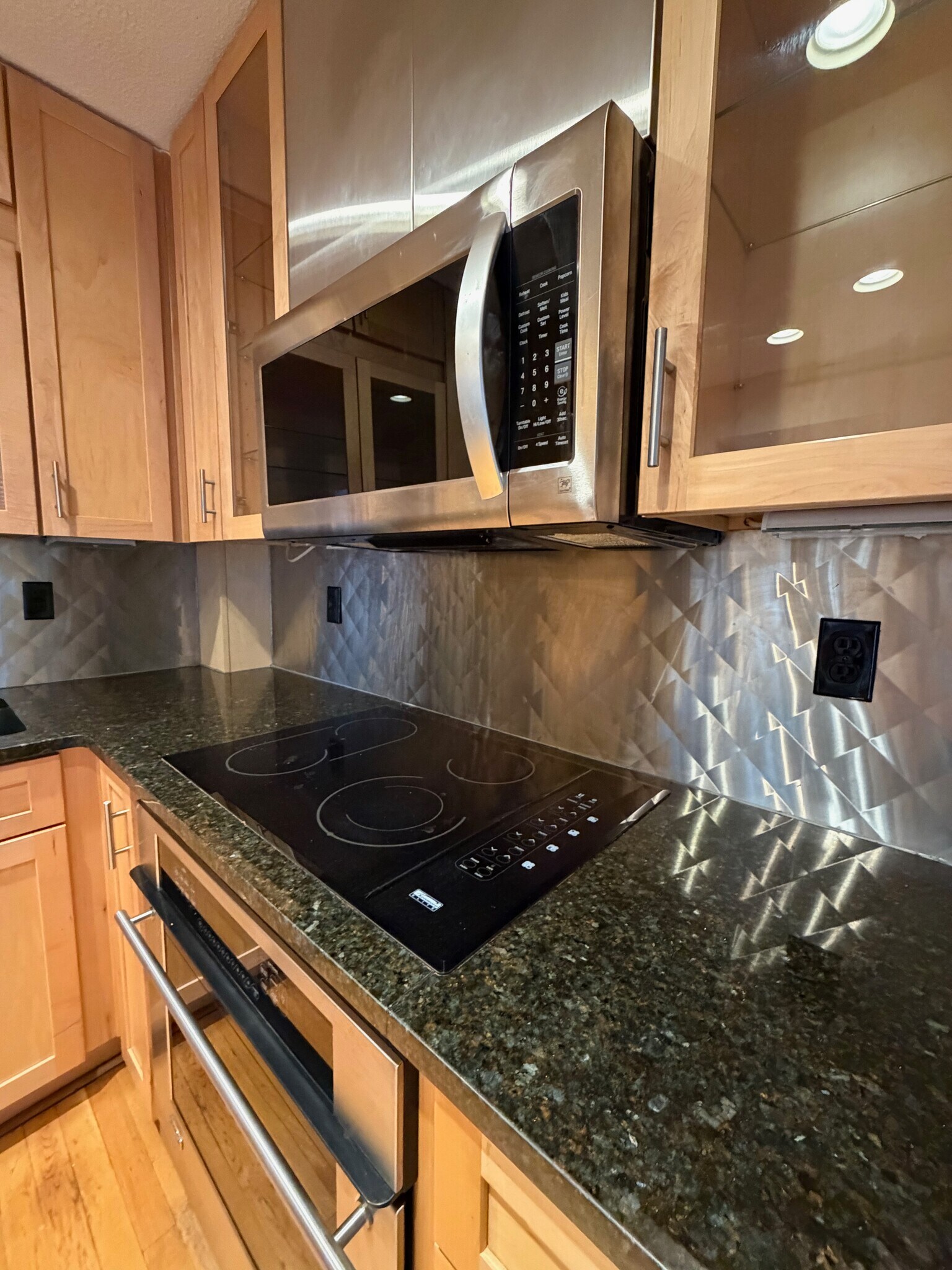 Building Photo - 1091 Harrison Ave