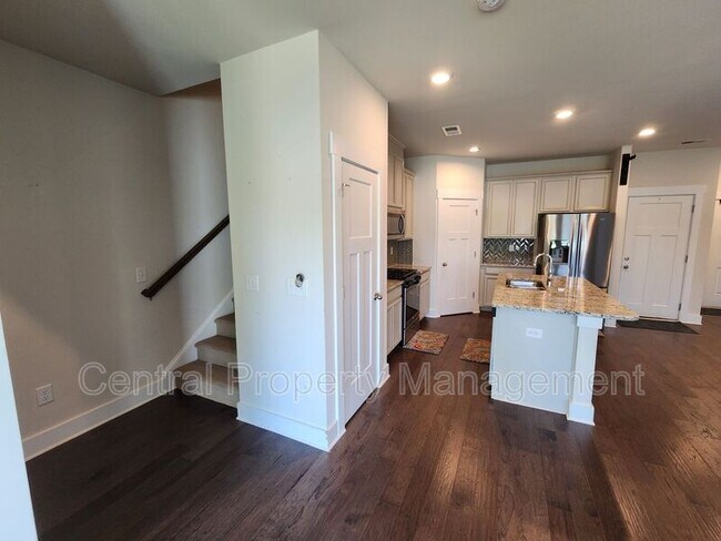 Building Photo - 112 Outback Dr