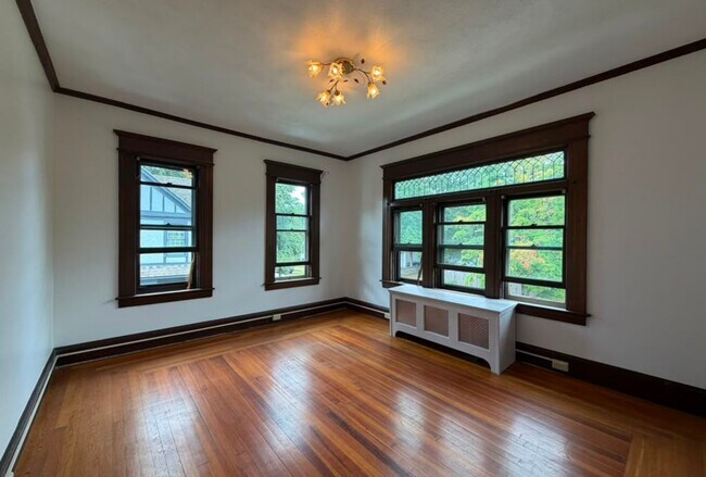 Building Photo - 62 Firglade Ave