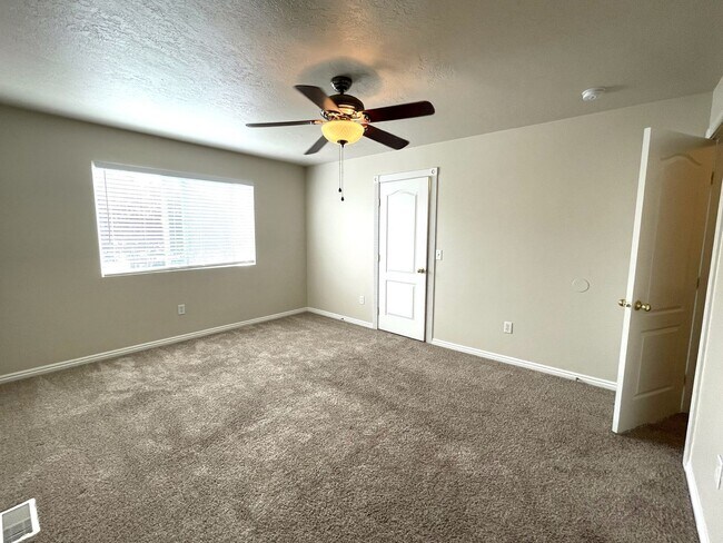 Building Photo - 2053 Lexi's Ln