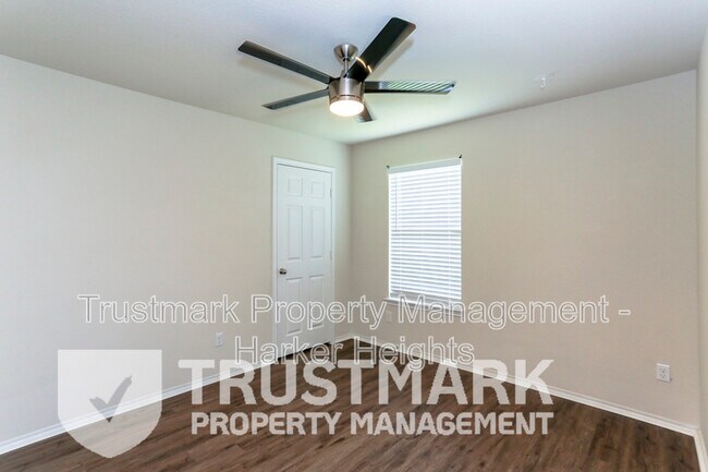 Building Photo - 1321 Cozy Creek Dr