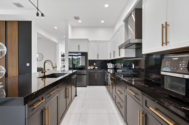 Building Photo - 10195 SW Latium Wy