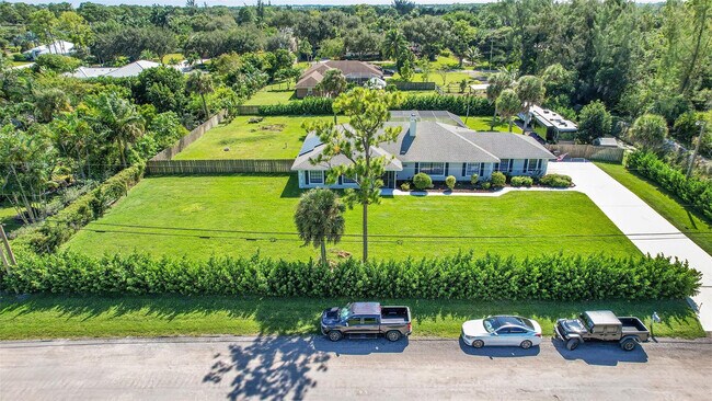 Building Photo - 8606 Arrowhead Dr