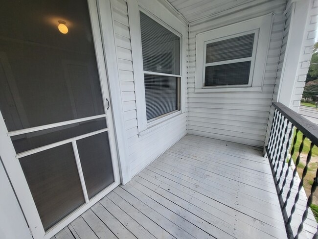 Building Photo - 399 Kerr St NW