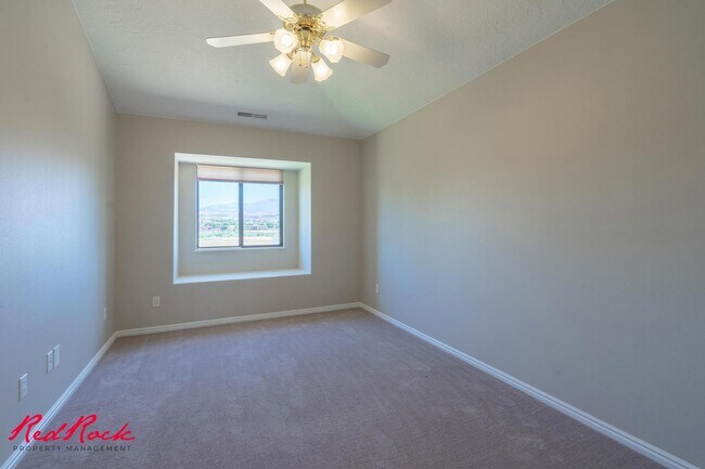 Building Photo - Spacious 6 Bedroom Home with a Balcony!