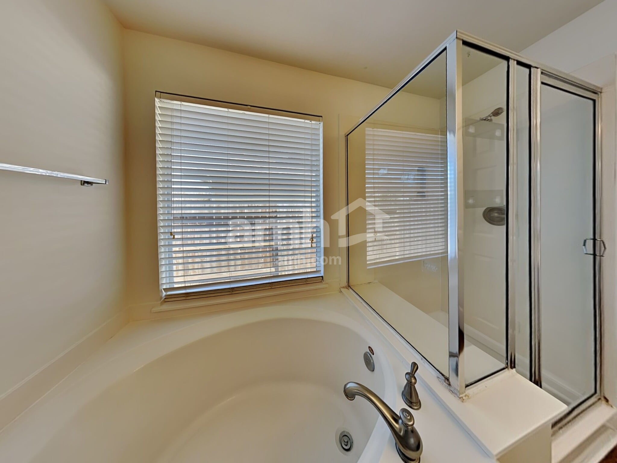 Building Photo - 2207 Shady Pine Dr