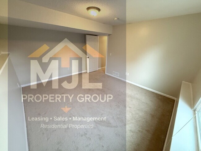 Building Photo - Beautiful 4 Bedroom / 3 Bath Home in Olathe