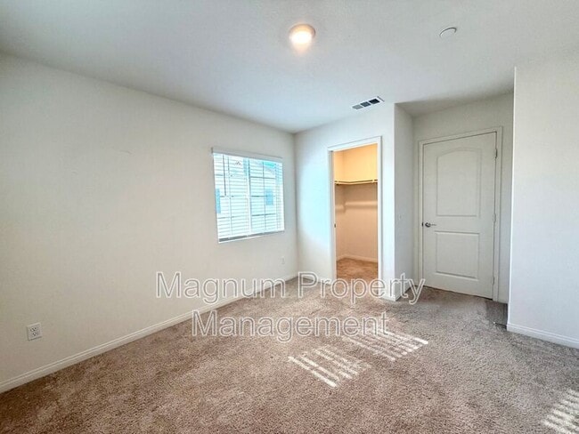 Building Photo - 26564 Rosebay Way