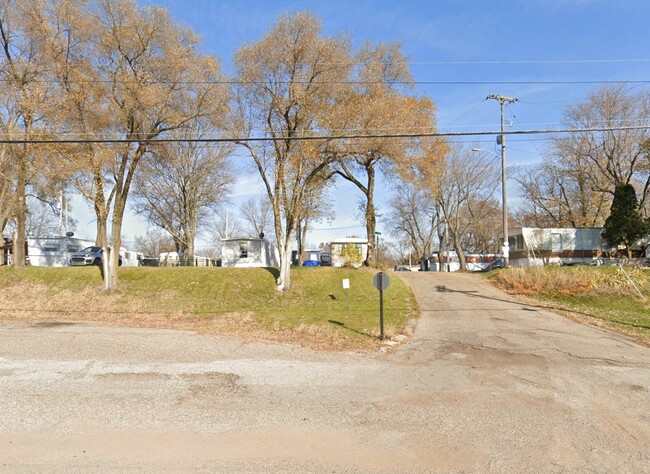 Primary Photo - Harper Commons Mobile Homes