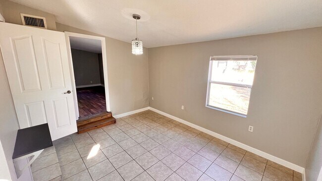 Building Photo - $300 off of a month of rent! Charming 3-Bedroom Home in Deltona! – Pets Welcome (Up to 30 lbs) – ...