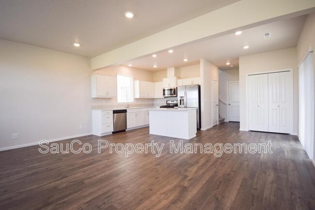 Building Photo - 2269 Livesay Ln