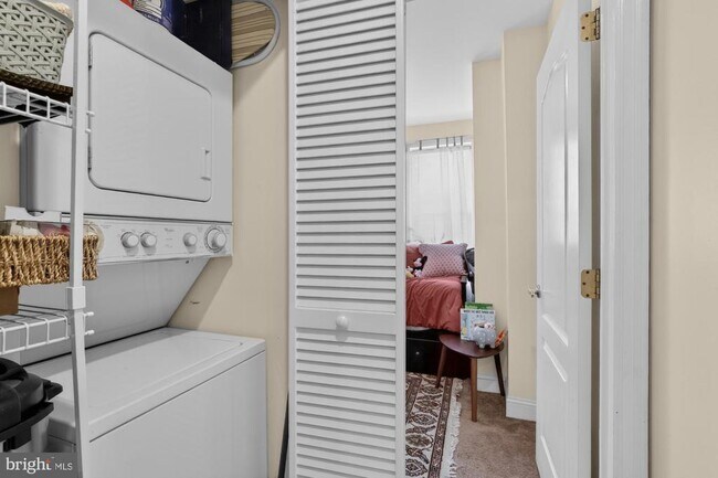 Building Photo - 4215 Ridge Ave