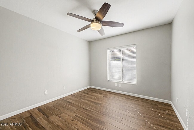 Building Photo - 1321 N Malibu Ln