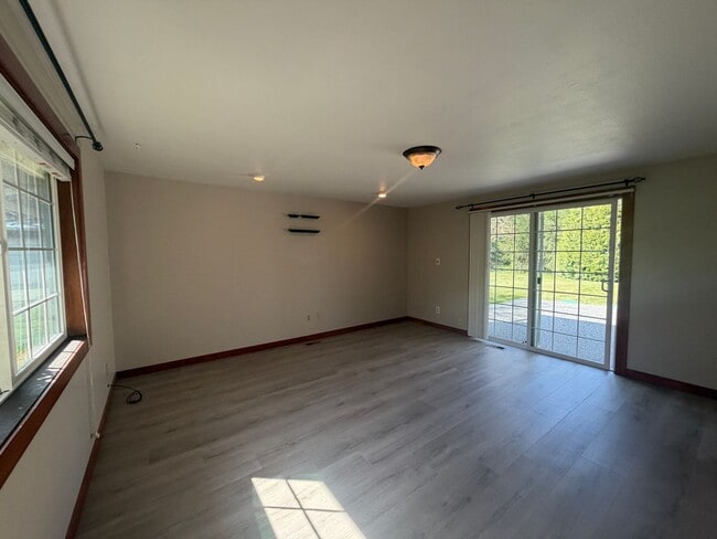 Building Photo - 6597 Tut Terrace