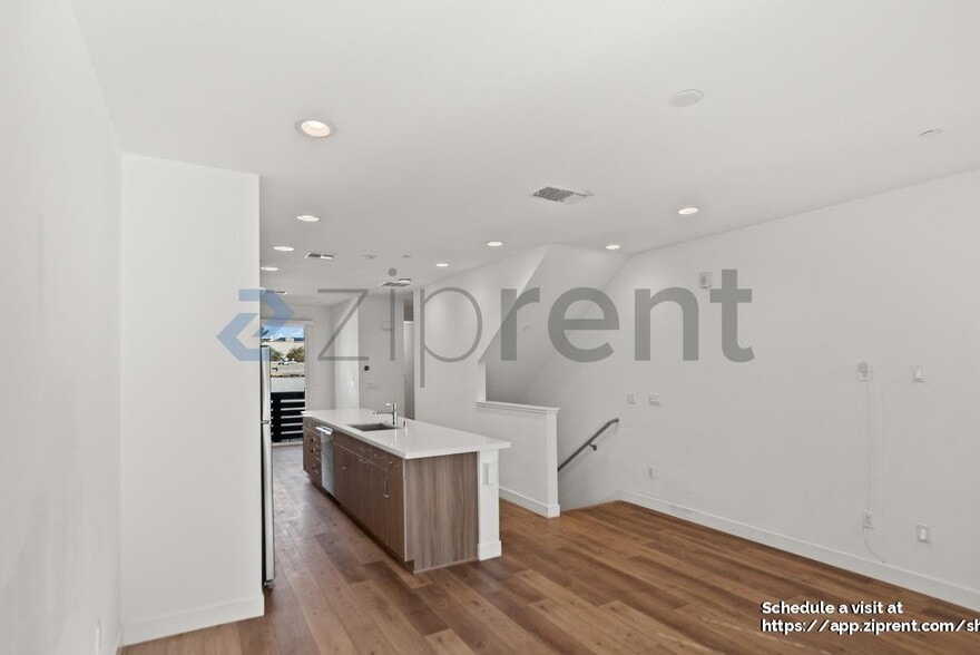 Building Photo - 985 24th St