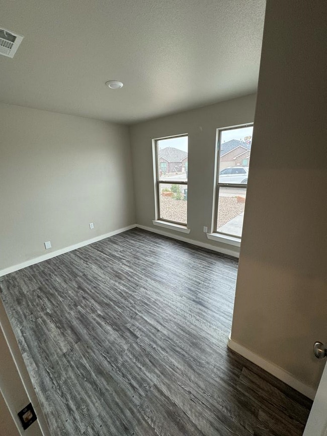 Building Photo - 88 Maverick Dr