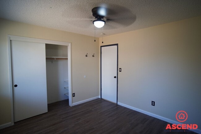 Building Photo - Gorgeous 4 Bedroom Home in Shafter!