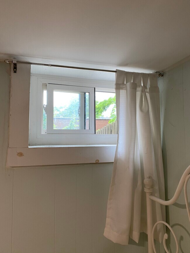 Building Photo - 2318 Eldridge St