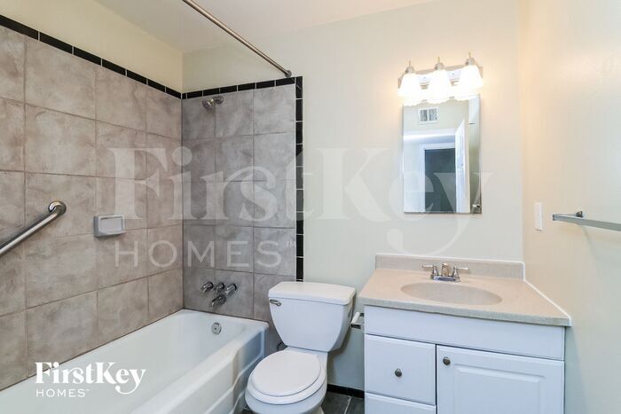 Building Photo - 2515 N 68th St