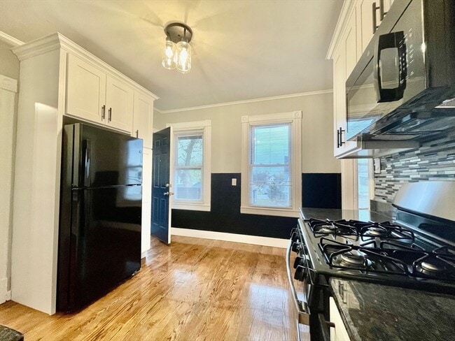 Building Photo - 119 Revere St