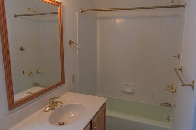 Building Photo - 2 BR Single Family Home in LaVale