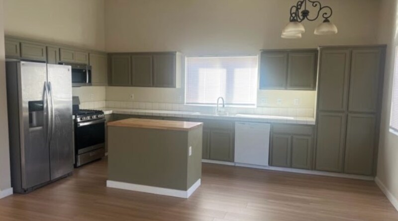 Building Photo - 1465 Venice Cir