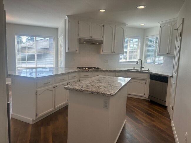 Building Photo - READY NOW! Corner home with a private SPAR...