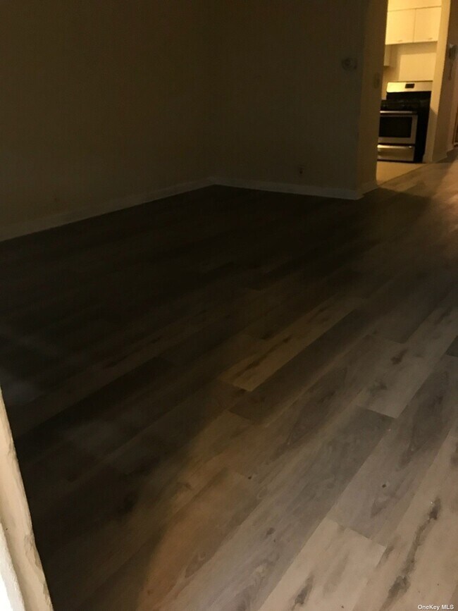 Building Photo - 114-60 Van Wyck Expy