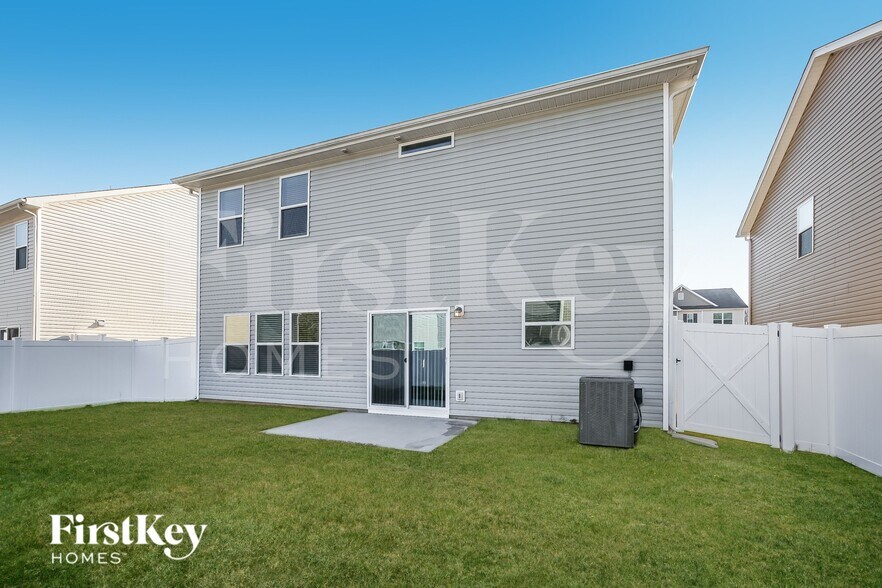 Building Photo - 7607 Wallace Farm Ln