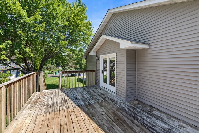 Building Photo - 1711 Slater Ln