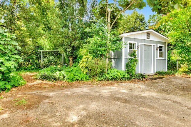 Building Photo - 6023 Lazy Ln