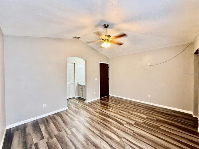 Building Photo - 8711 Busch Oaks St