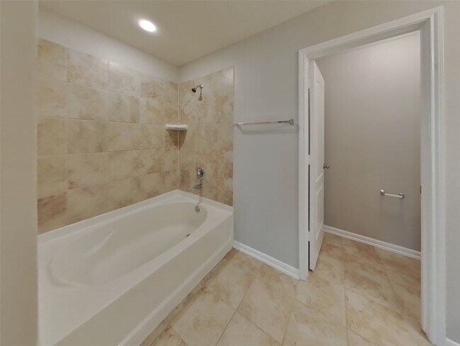 Building Photo - 5342 Castle Discordia St