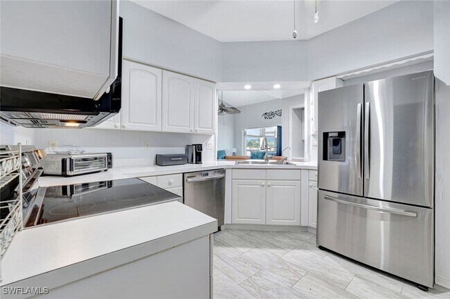 Building Photo - 613 Windsor Sq