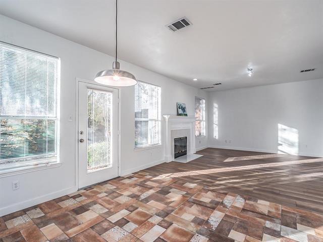 Building Photo - 10417 Forrest Dr