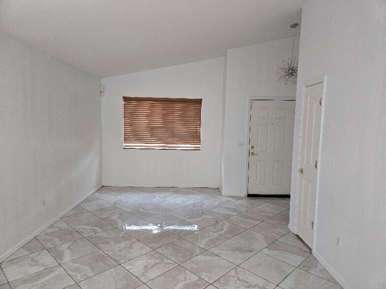Building Photo - 6845 W Vindale Way