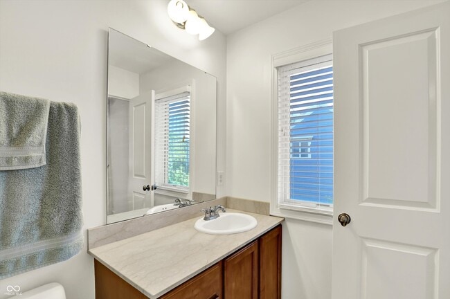 Building Photo - 529 E New York St