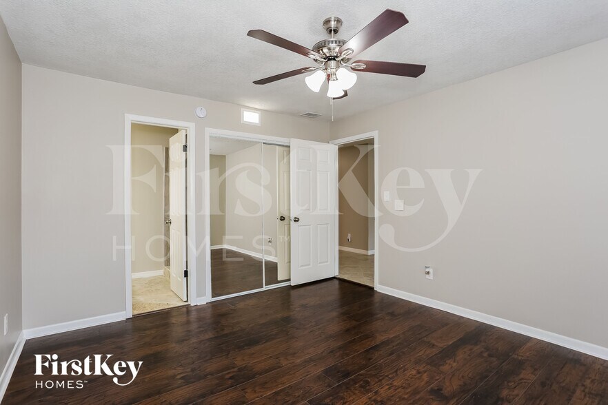 Building Photo - 8045 Lamb Ct