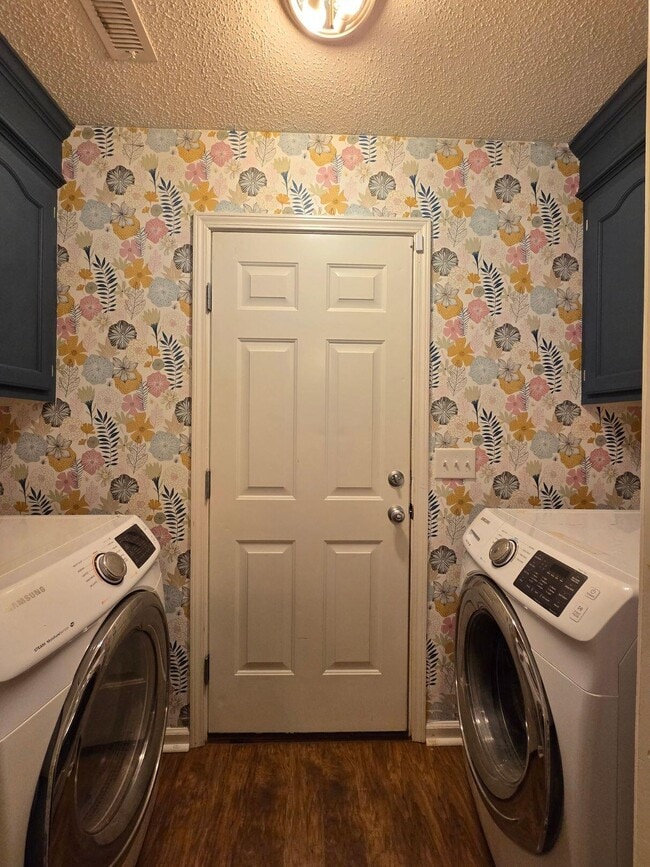 Building Photo - 901 Tristan St